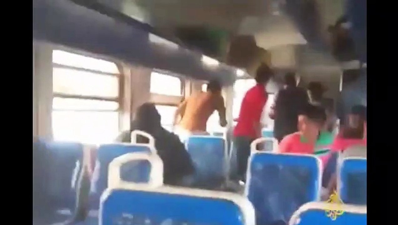 Trende dehşet anları! Kelime-i Şehadet getirmeye başladılar