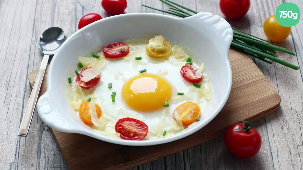 Œufs au plat au four aux tomates cerise et parmesan