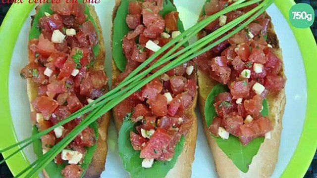 Crostinis de tomates, basilic, mozzarella