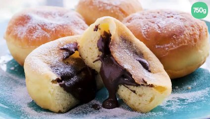 Beignets fourrés au chocolat