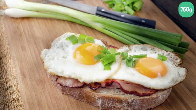 Tartines au jambon et aux œufs