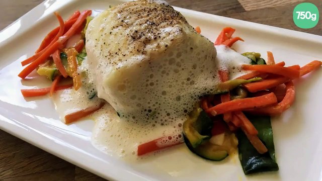 Pavés de cabillaud, légumes et émulsion de fumet de poisson au gingembre