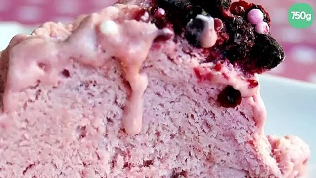 Gâteau glacé aux fruits rouges