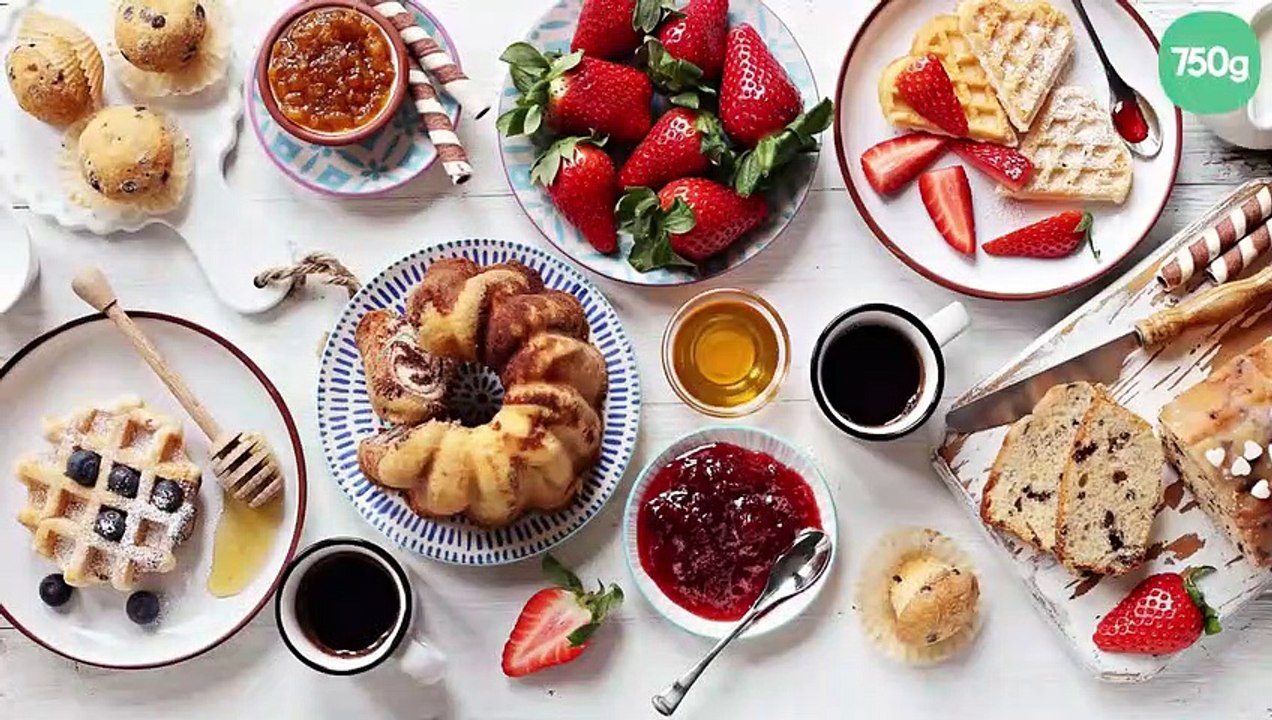 café gourmand : Verrine de garriguettes, ananas, pain perdu, crème caramel beurre salé