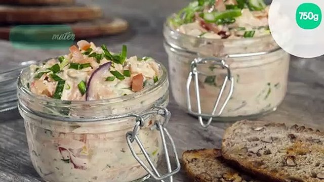 Rillettes de saumon aux oignons nouveaux, tomates et ciboulette