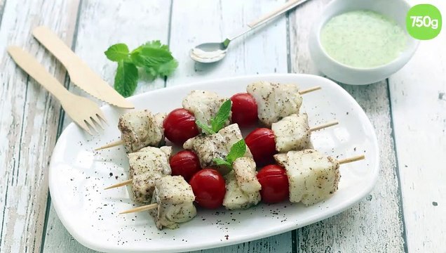 Brochettes de poisson, chutney à la coriandre
