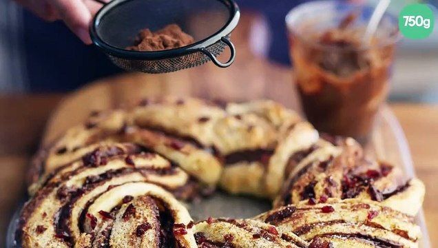 Brioche tressée chocolat et baies de cranberry