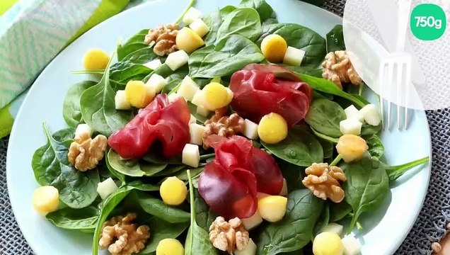 Salade de pousses d’épinard, pommes, bresaola, brebis et noix