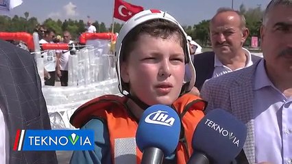 Öğrenciler Pet Şişelerden Tekne Yaptı