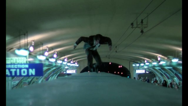 PEUR SUR LA VILLE Film - Extrait avec Jean-Paul Belmondo - Scène du métro