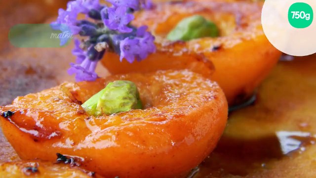 Clafoutis aux amandes et aux abricots rôtis au miel