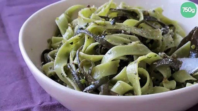 Tagliatelles et spaghettis de la mer au pesto de pistache