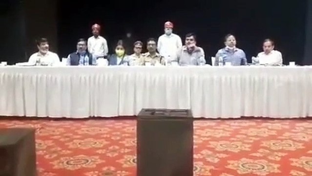 पंचायती चुनाव को लेकर जिलाधिकारी ने पीठासीन अधिकारियों के साथ की मीटिंग