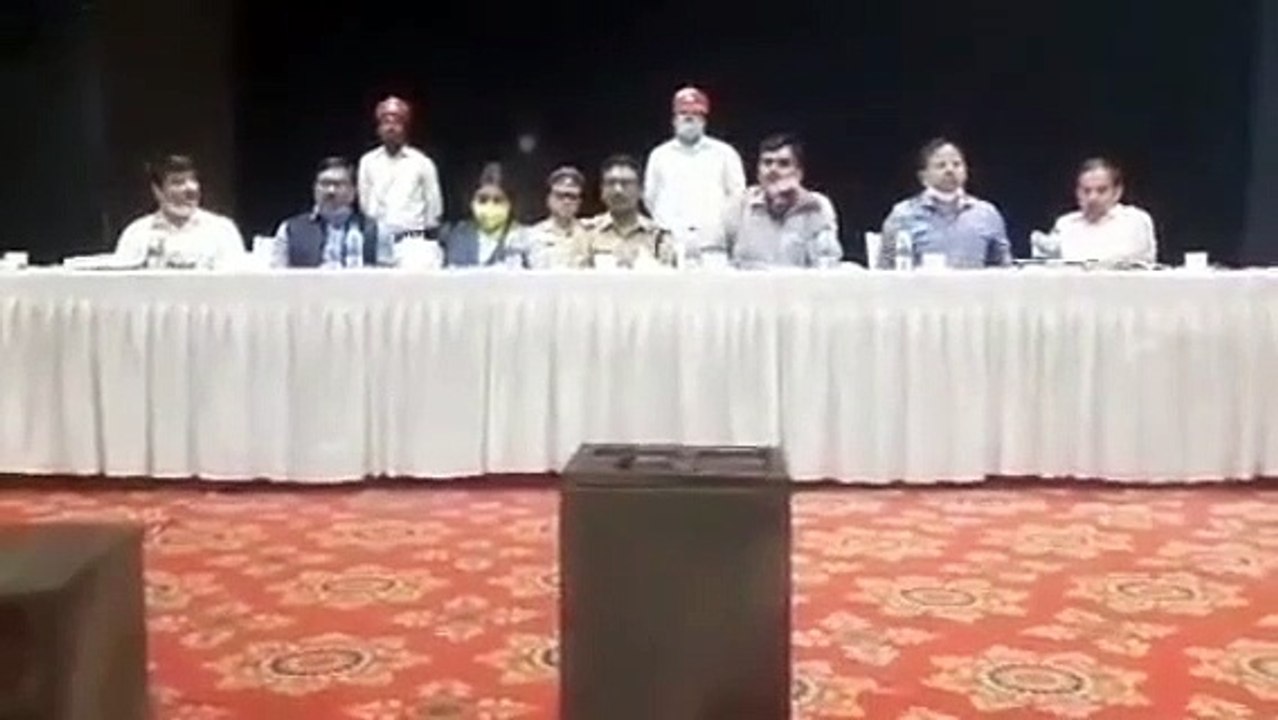 पंचायती चुनाव को लेकर जिलाधिकारी ने पीठासीन अधिकारियों के साथ की मीटिंग