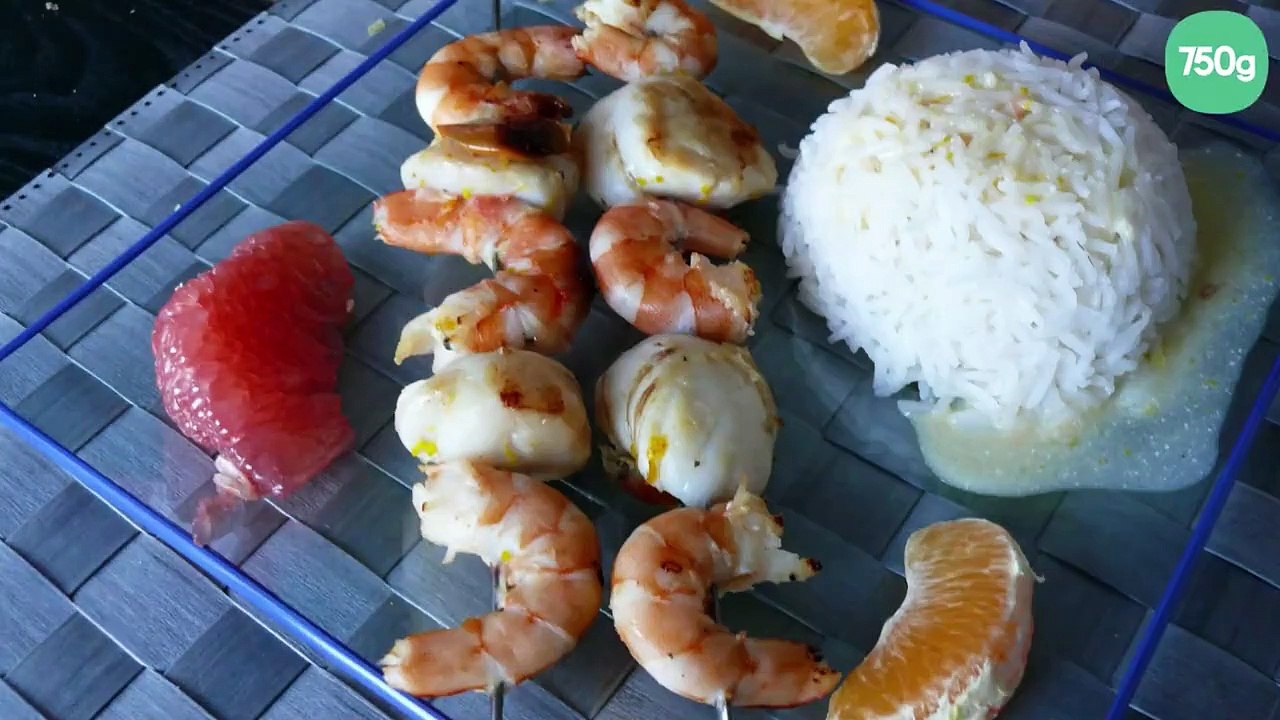 Brochettes de crevettes et saint jacques sauce agrumes