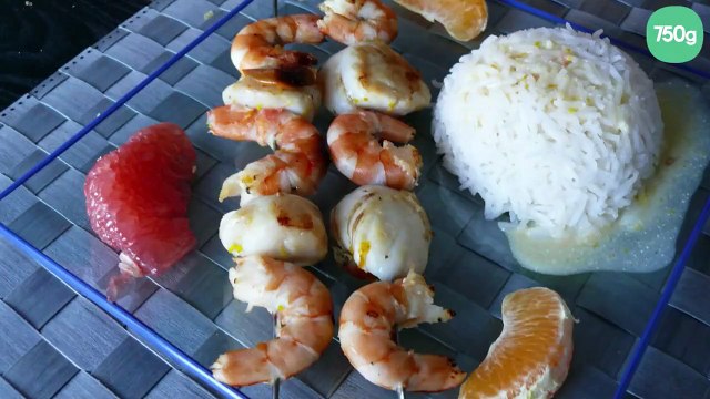 Brochettes de crevettes et saint jacques sauce agrumes