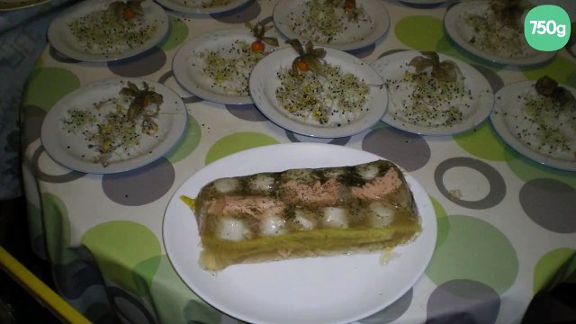 Terrine de saint-jacques et de saumon en gelée