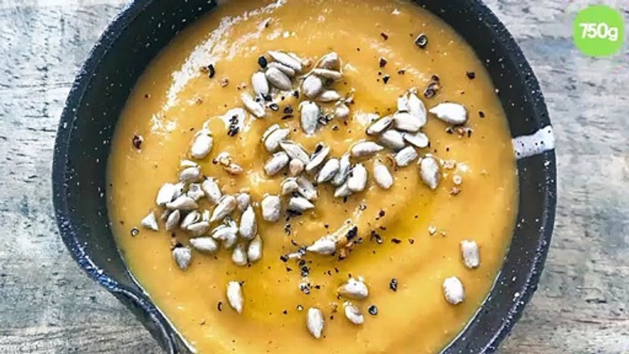 Velouté de carottes, lentilles corail, graines de tournesol et pointe de curry