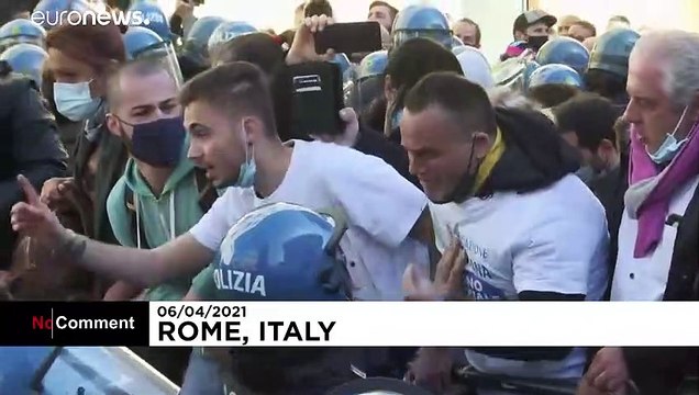 Ιταλία: Επεισόδια σε διαδήλωση κατά των περιοριστικών μέτρων