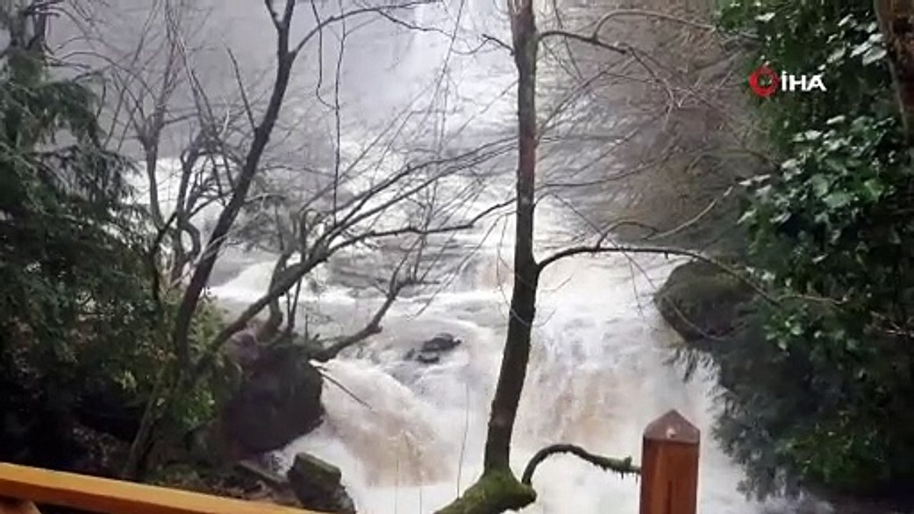 Bursa'nın ünlü şelalesi coştu! 100 metre yaklaşan sırılsıklam oldu
