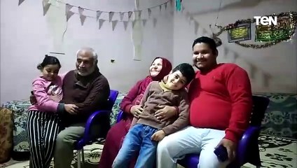 زوجان كفيفان يسطران قصة حب ووفاء دامت 30 عامًا بالمنوفية