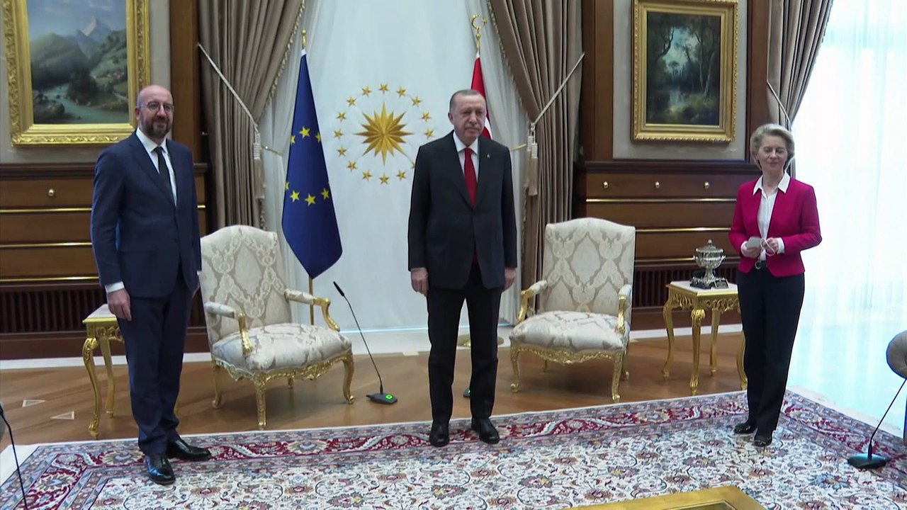 Protokollarisches debakel in ankara: von der leyen aufs sofa verbannt