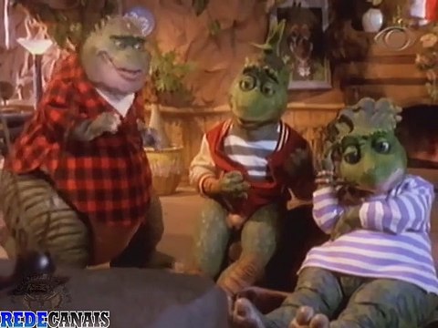 Família Dinossauros - Episódio 06 - A Criança Dourada