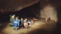 Rescatan a un monje tailandés que quedó atrapado en una cueva inundada