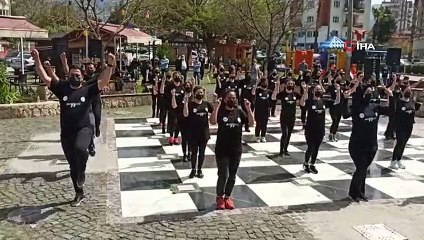 Kozan HEM öğrencilerinden polislere sürpriz