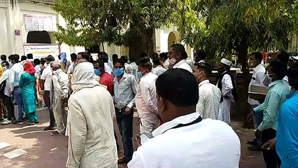 नामांकन दाखिल करने में लगी भारी भीड़