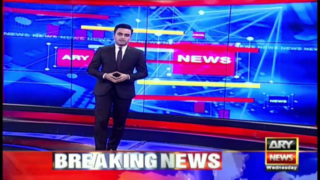 شہری نے مفتاح اسماعیل کے منہ پر ان کے لیڈر کو چور کہہ دیا