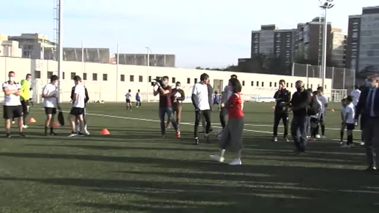 Díaz Ayuso: "Vamos a seguir suministrando AstraZeneca porque los beneficios de estar vacunado son mucho mayores que no hacerlo"