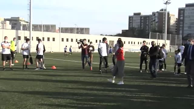 Díaz Ayuso: Vamos a seguir suministrando AstraZeneca porque los beneficios de estar vacunado son mucho mayores que no hacerlo