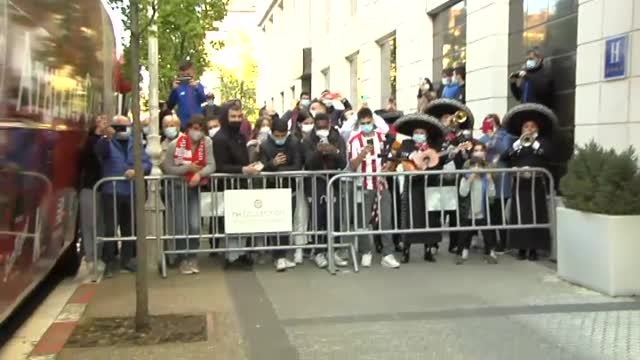 Mariachis en el hotel de concentración del Athletic en San Sebastián