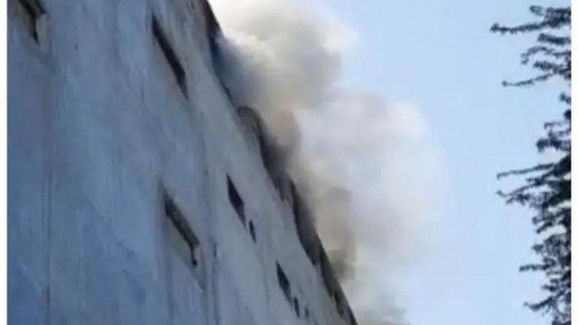 Fire in a factory in Delhi, 15 fire engines reached on spot
