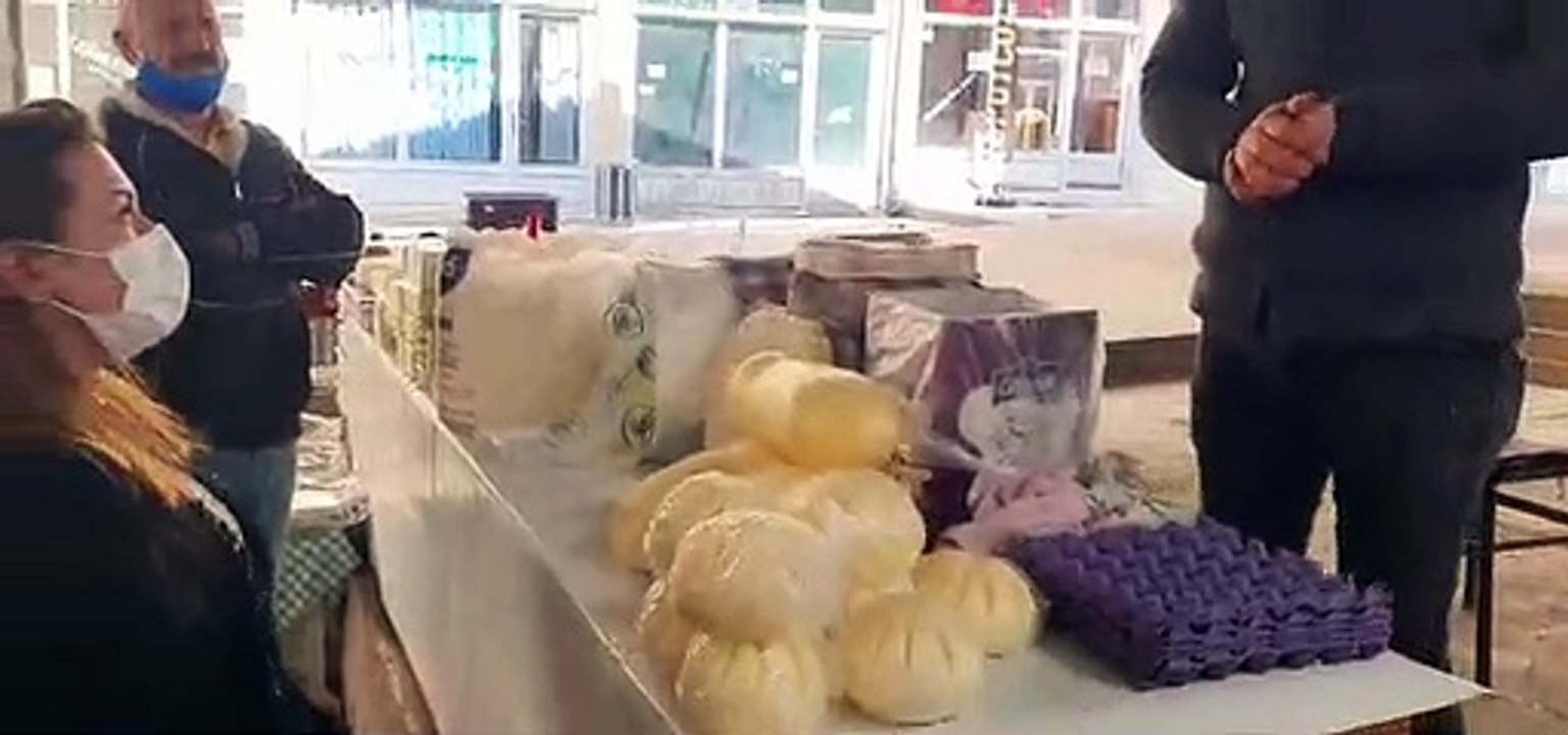 Denizlili pazarcı: Artık gram gram peynir satıyoruz