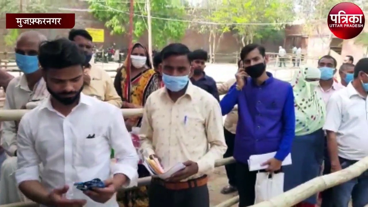 नामांकन में सोशल डिस्टेंसिंग की उड़ी धज्जियां