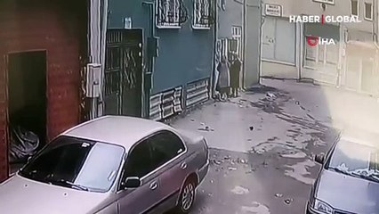 Üç kadın kredi kartı ile girdikleri evden servet götürdü!