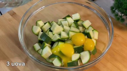 yumurtaları kabak ile karıştırın, lezzetli tarif dakikalar içinde hazır!