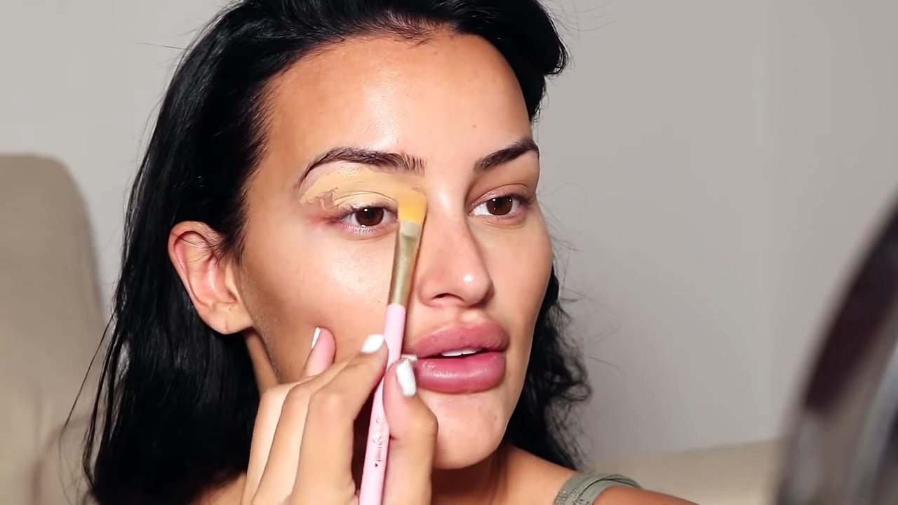 Future Date Night Sexy Makeup Tutorial | Holly Boon