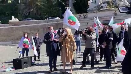 Sandra Milo in piazza con le partite Iva: "Gente disperata"