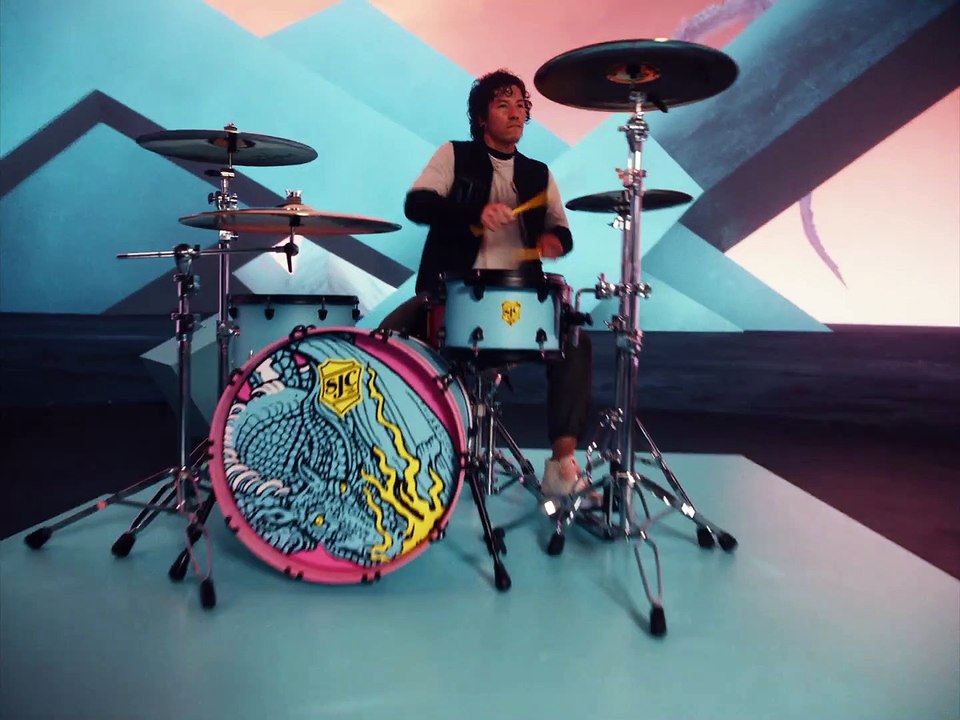 Twenty One Pilots - Shy Away (Official Video)