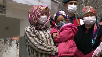 Jandarma tarihi eseri müzeyi götürmek istedi, köylüler üzerine oturarak böyle tepki gösterdi: 'Veremem abi'