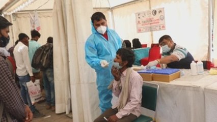 La segunda ola de covid-19 crece en la India con un máximo de 126.000 casos