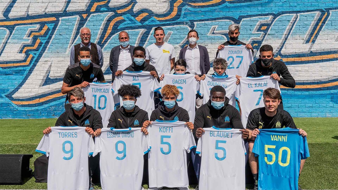 Formation : La remise des maillots aux aspirants et stagiaires