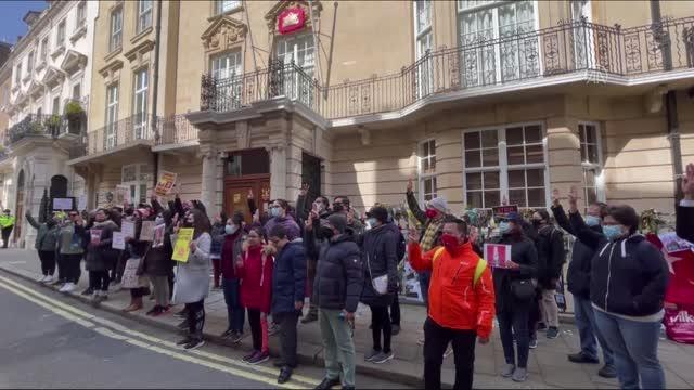 Elçilik binasına girişi engellenen Myanmar'ın Londra Büyükelçisi'nden darbe karşıtı açıklama