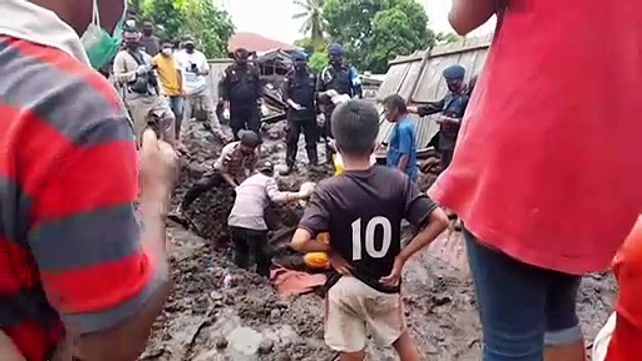 Indonesia continues search for missing after devastating floods