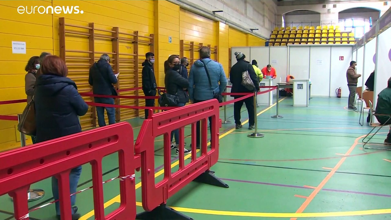 Csak a 60 év felettieket oltják AstraZenecával Spanyolországban