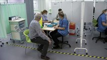 Reino Unido quer ressaltar segurança de vacinas
