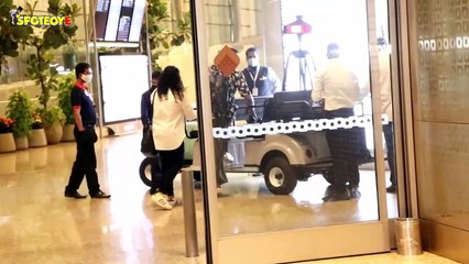 Ranveer Singh-Janhvi Kapoor Are All About Flower Power, Don't Miss Out On Ranveer's Pair Of Sunnies